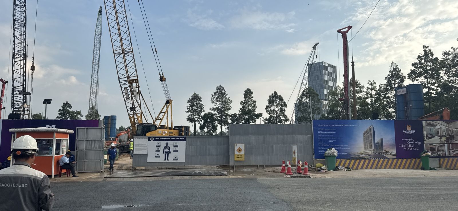 THE CHARMS - BÌNH DƯƠNG