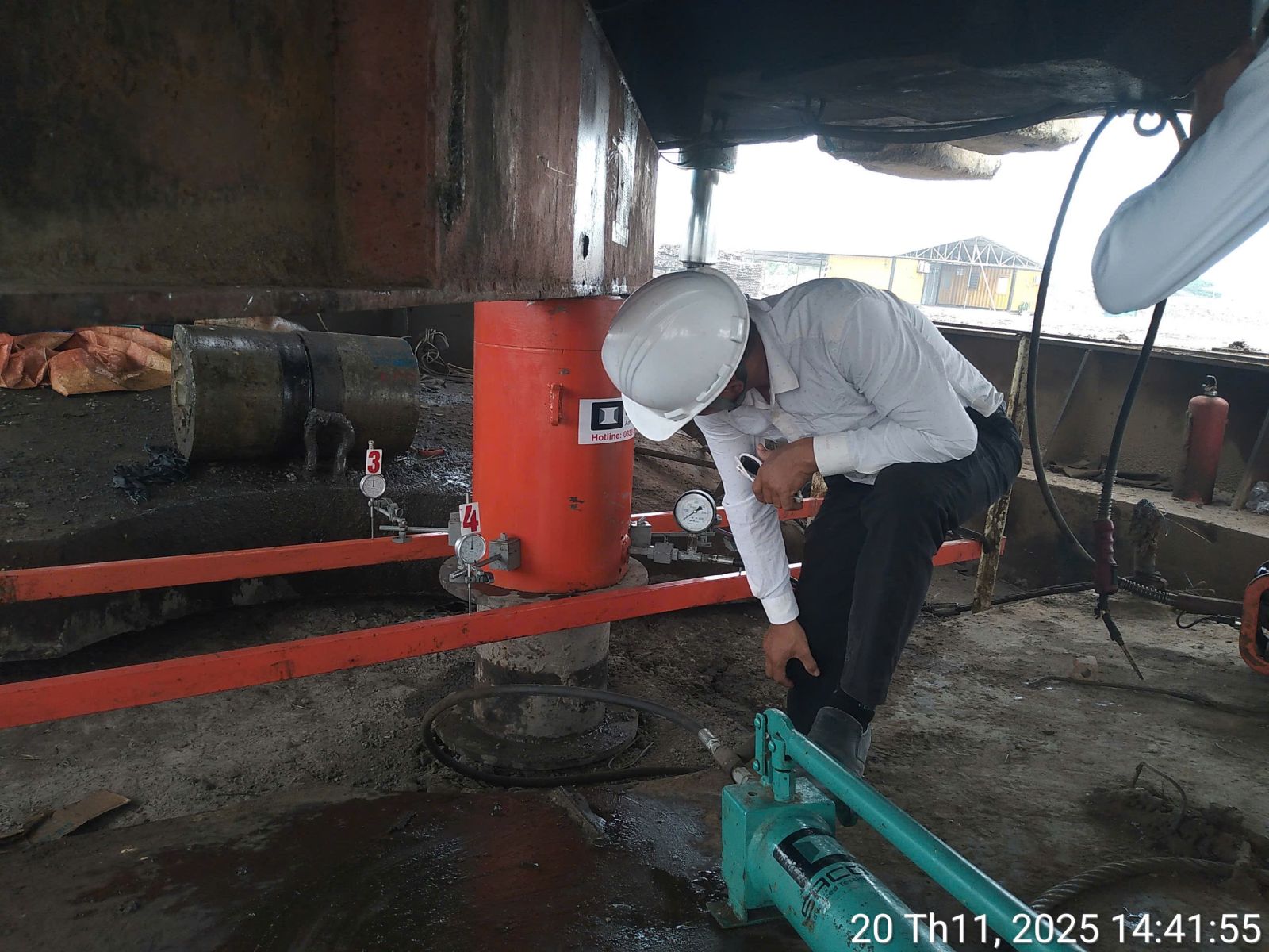 NHÀ MÁY SẢN XUẤT TH NEW MATERIAL VIỆT NAM - NÉN TĨNH CỌC